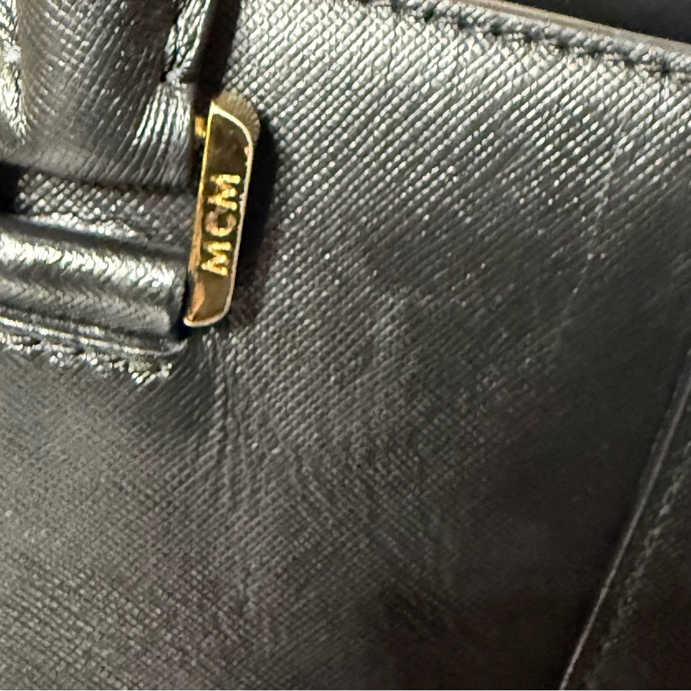 💎MCM DARK NAVY BLUE SAFFIANO LEATHER LAPTOP BAG💎 - Picture 7 of 16